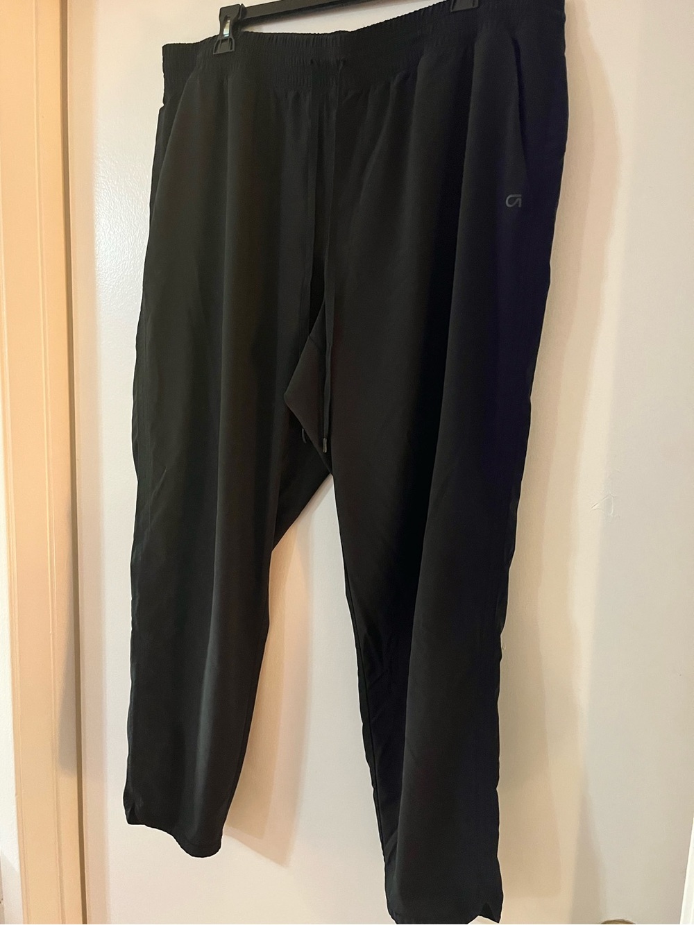 Women’s GAPFit High-Rise Runaround Cropped Pant - Black XL